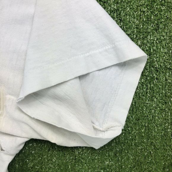 VTG 90s Gilligan’s Island Destroyed Grunge T-Shirt - Picture 8 of 10